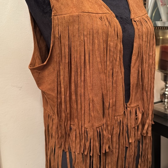 Brown Fringe Vest - Picture 3 of 4